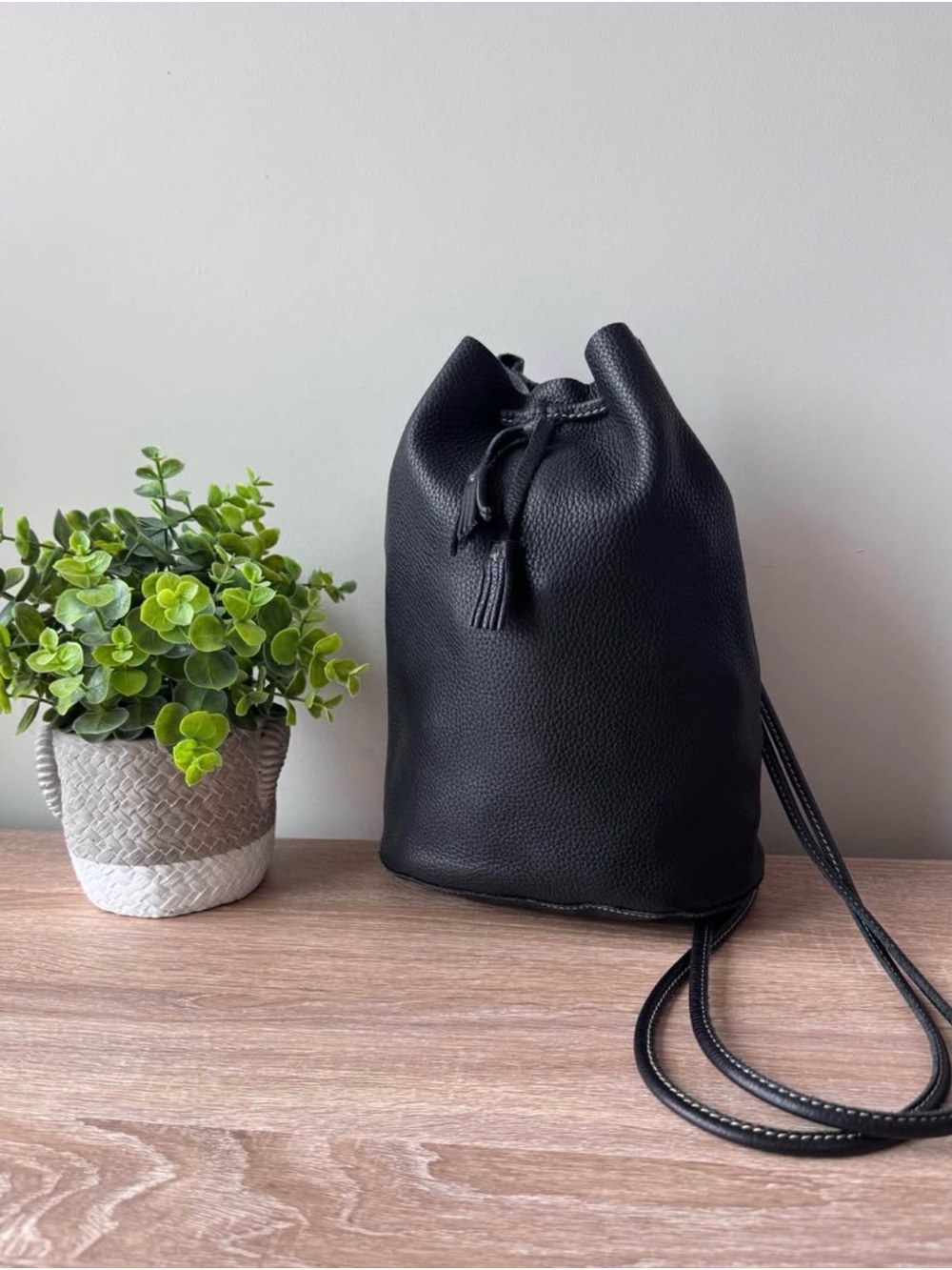 Roots Black Pebbled Leather Drawstring Bucket Bag Made in Canada
